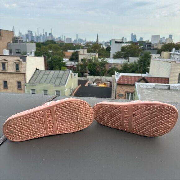 Adidas pink & white stripe Adilette aqua slides sizs 9.5 beachy sporty sandals - Picture 3 of 3